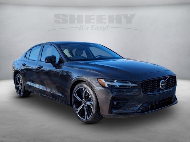 2024 Volvo S60 Plus Dark Theme