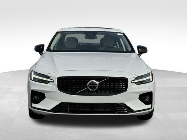2024 Volvo S60 Plus Dark Theme
