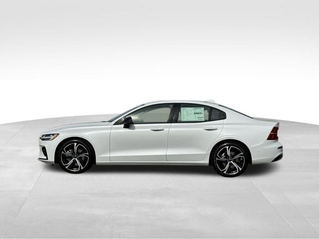 2024 Volvo S60 Plus Dark Theme