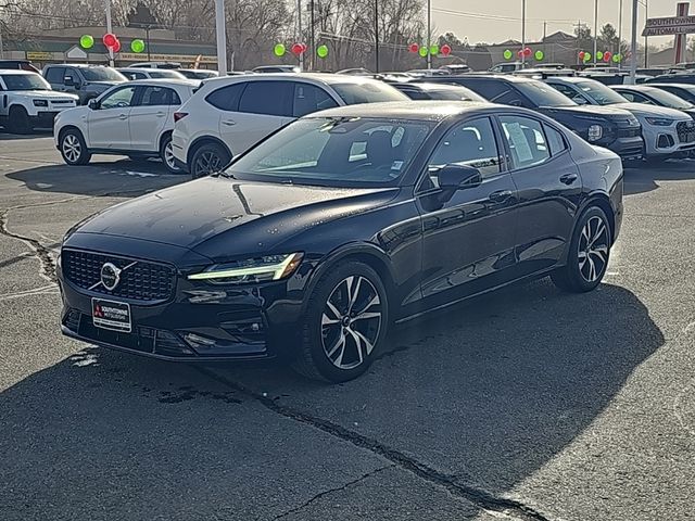 2024 Volvo S60 Plus Dark Theme