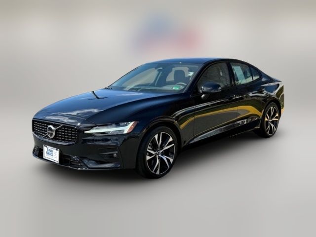 2024 Volvo S60 Plus Dark Theme