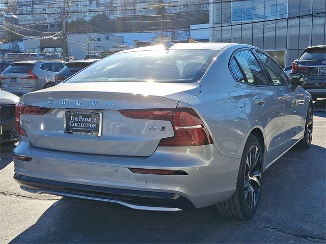 2024 Volvo S60 Plus Dark Theme