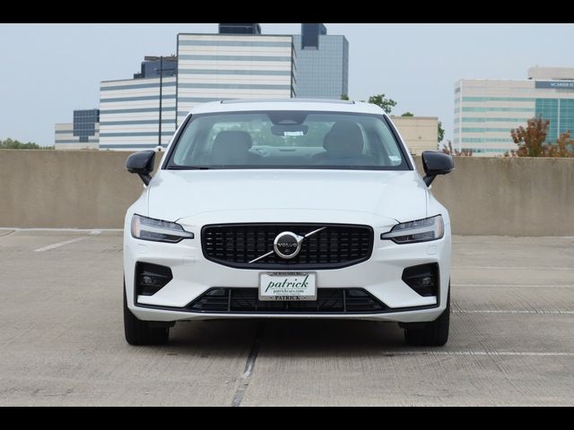 2024 Volvo S60 Plus Dark Theme