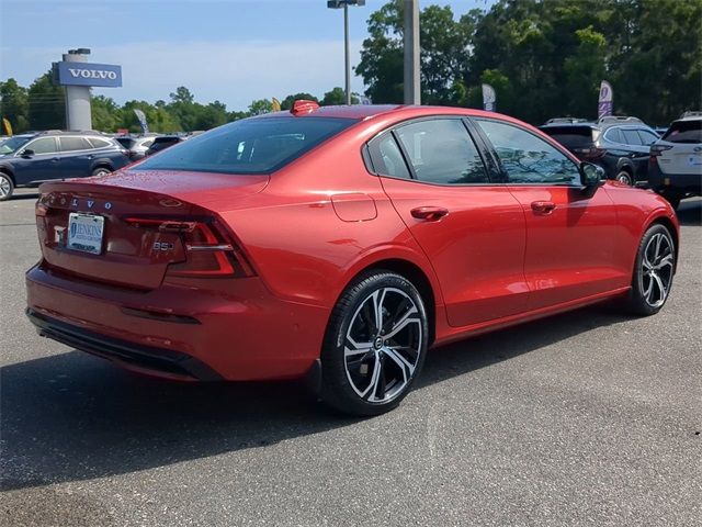 2024 Volvo S60 Plus Dark Theme