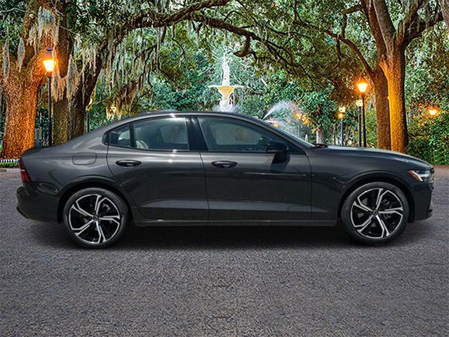 2024 Volvo S60 Plus Dark Theme