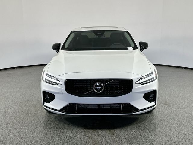 2024 Volvo S60 Plus Dark Theme