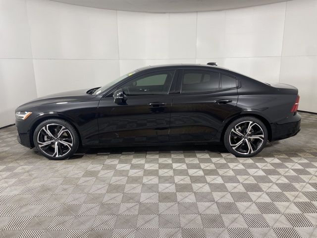 2024 Volvo S60 Plus Dark Theme