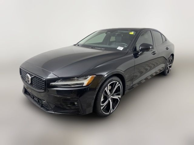 2024 Volvo S60 Plus Dark Theme