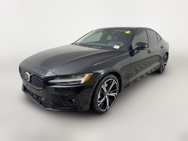 2024 Volvo S60 Plus Dark Theme