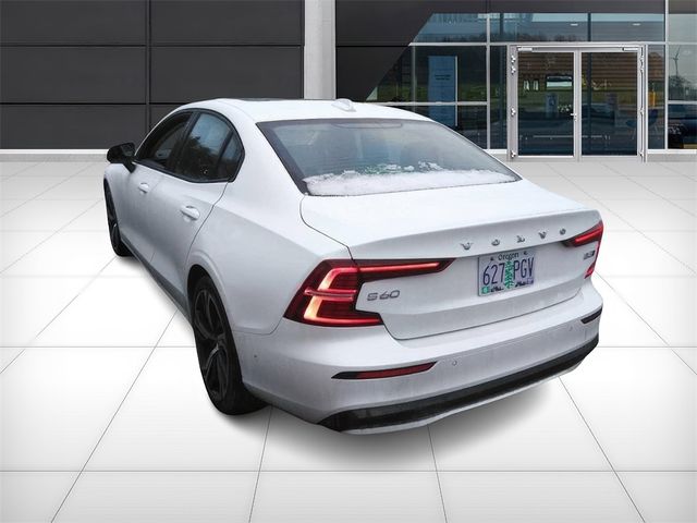 2024 Volvo S60 Plus Dark Theme