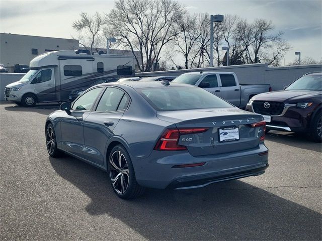 2024 Volvo S60 Plus Dark Theme