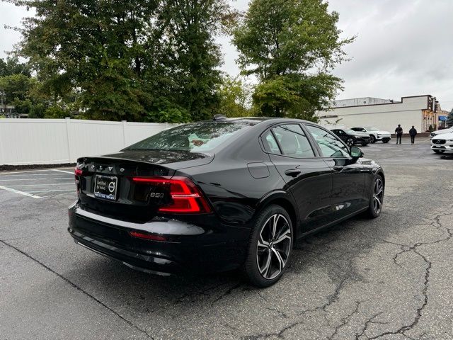 2024 Volvo S60 Plus Dark Theme