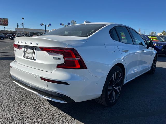 2024 Volvo S60 Plus Dark Theme