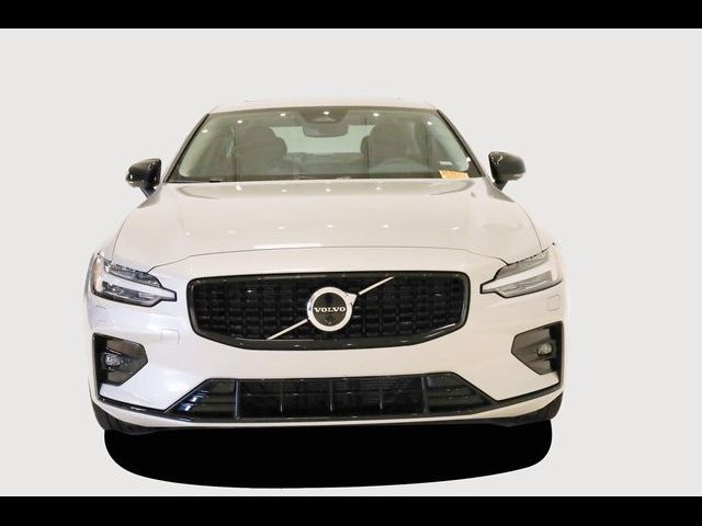 2024 Volvo S60 Plus Dark Theme