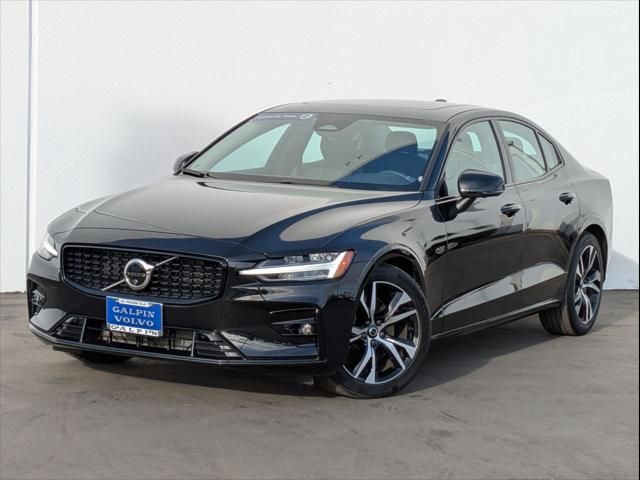 2024 Volvo S60 Plus Dark Theme