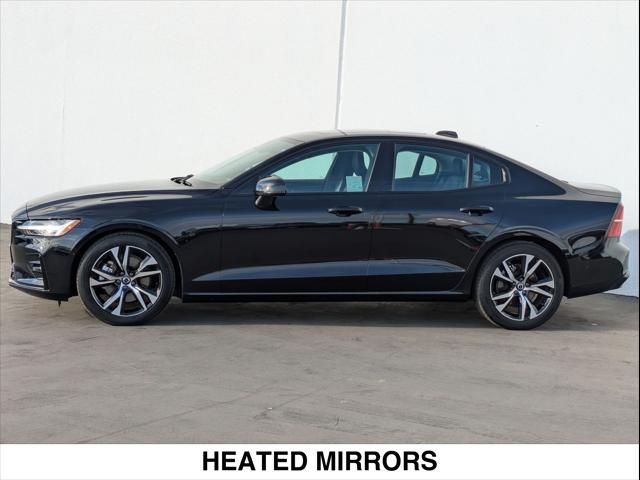 2024 Volvo S60 Plus Dark Theme