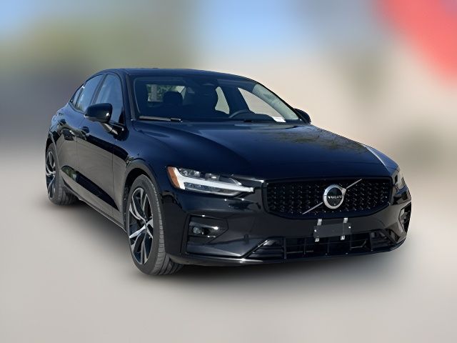 2024 Volvo S60 Plus Dark Theme
