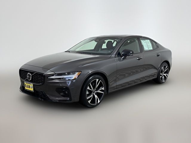 2024 Volvo S60 Plus Dark Theme