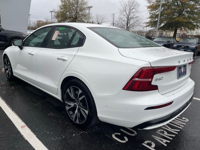 2024 Volvo S60 Plus Dark Theme