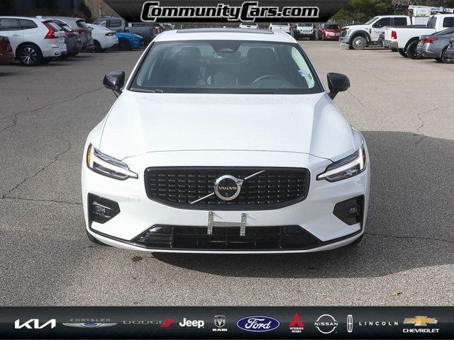 2024 Volvo S60 Plus Dark Theme