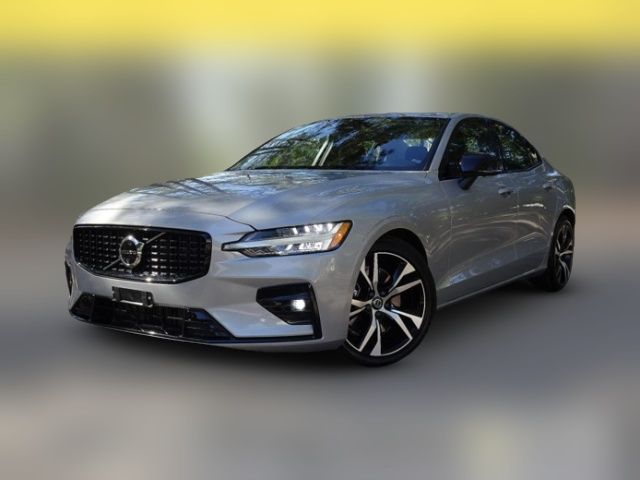 2024 Volvo S60 Plus Dark Theme