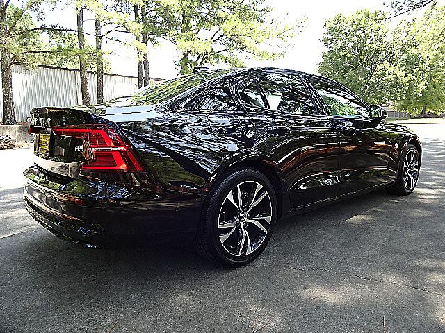 2024 Volvo S60 Plus Dark Theme