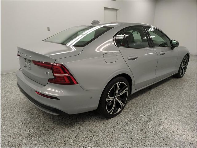 2024 Volvo S60 Plus Dark Theme