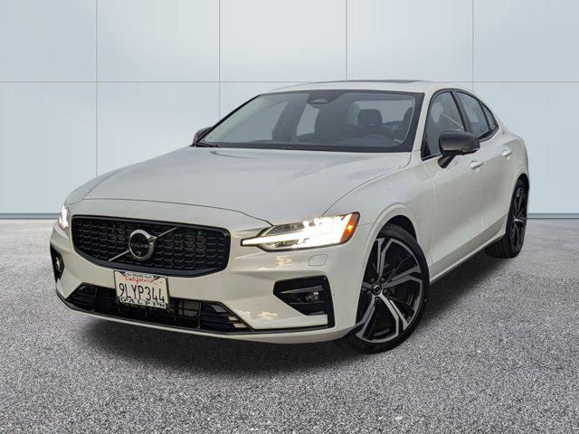 2024 Volvo S60 Ultimate Dark Theme