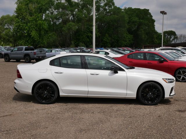 2024 Volvo S60 Plus Black Edition