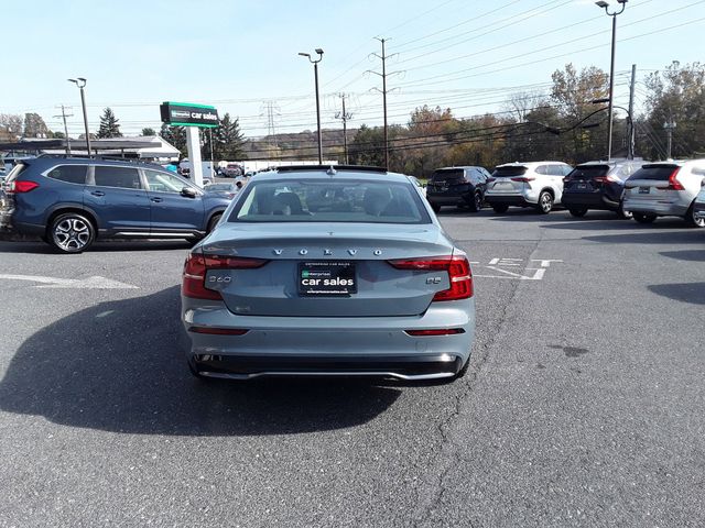 2024 Volvo S60 Core Dark Theme