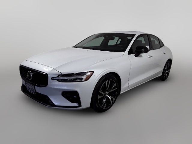 2024 Volvo S60 Core Dark Theme