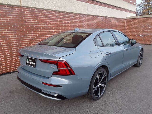 2024 Volvo S60 Core Dark Theme