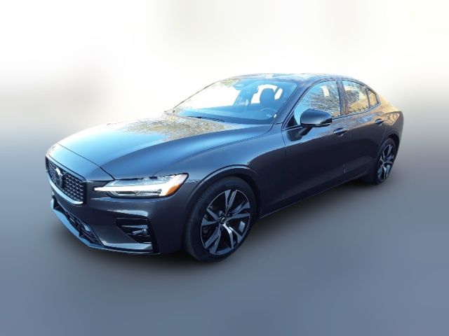 2024 Volvo S60 Core Dark Theme