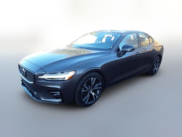 2024 Volvo S60 Core Dark Theme