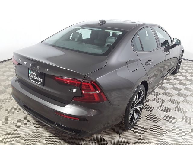 2024 Volvo S60 Core Dark Theme