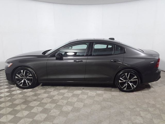 2024 Volvo S60 Core Dark Theme