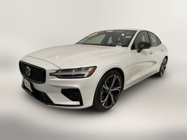 2024 Volvo S60 Core Dark Theme