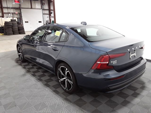 2024 Volvo S60 Core Dark Theme