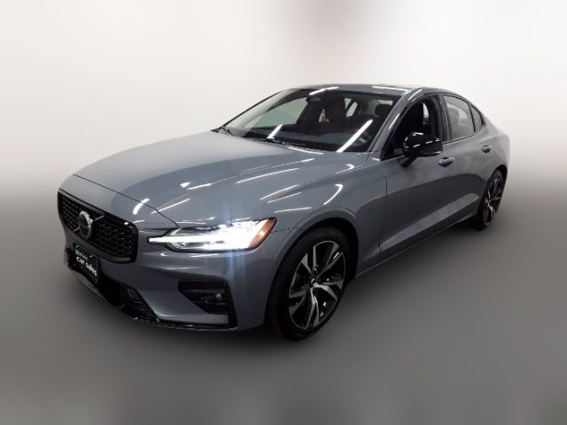 2024 Volvo S60 Core Dark Theme