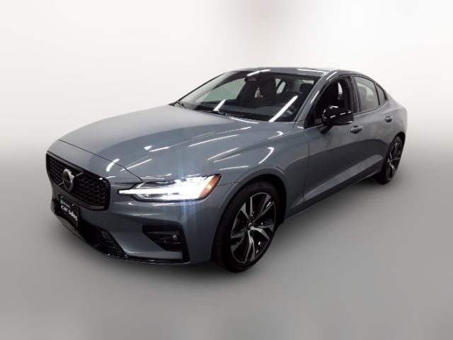 2024 Volvo S60 Core Dark Theme