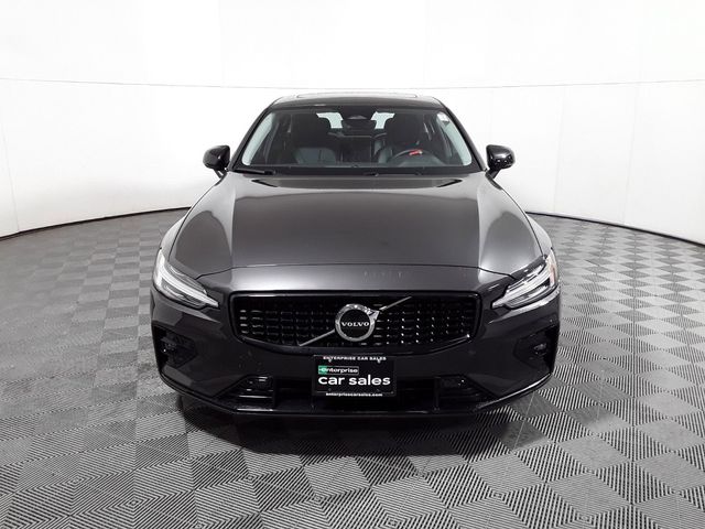 2024 Volvo S60 Core Dark Theme