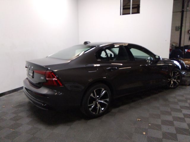 2024 Volvo S60 Core Dark Theme