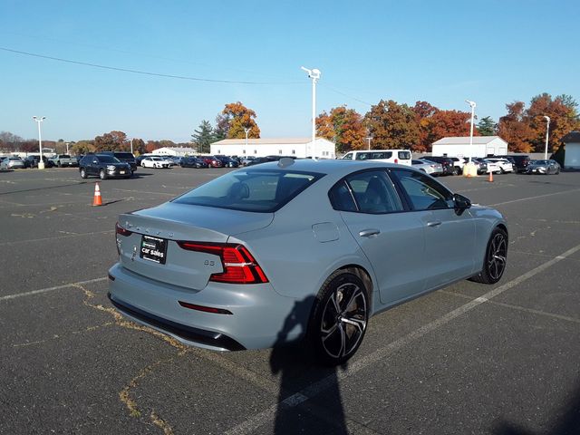 2024 Volvo S60 Core Dark Theme