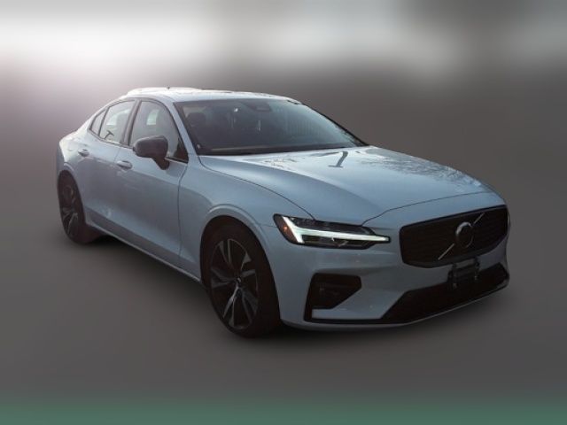 2024 Volvo S60 Core Dark Theme