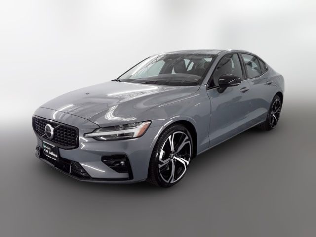 2024 Volvo S60 Core Dark Theme