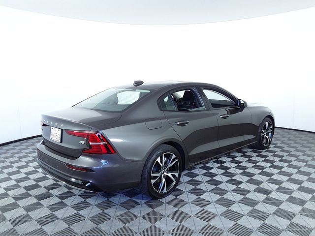 2024 Volvo S60 Core Dark Theme