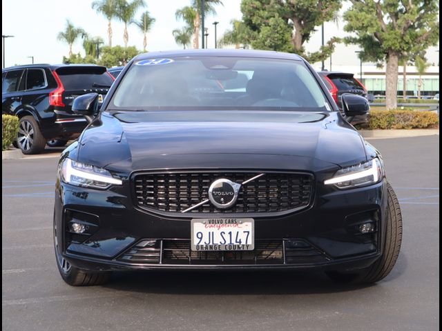 2024 Volvo S60 Plus Dark Theme