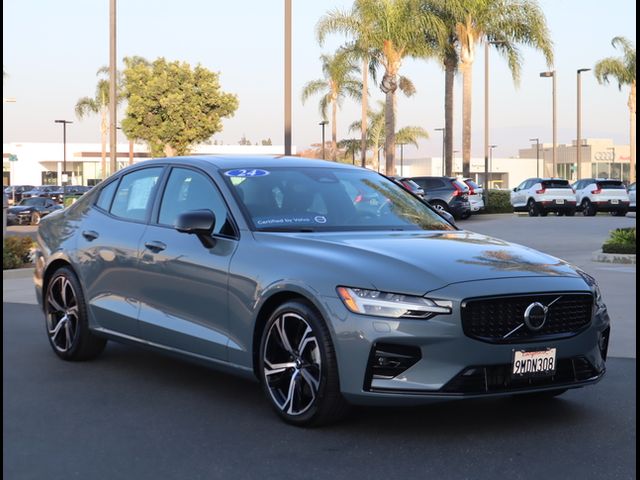 2024 Volvo S60 Plus Dark Theme