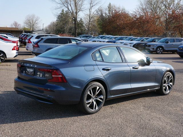 2024 Volvo S60 Core Dark Theme