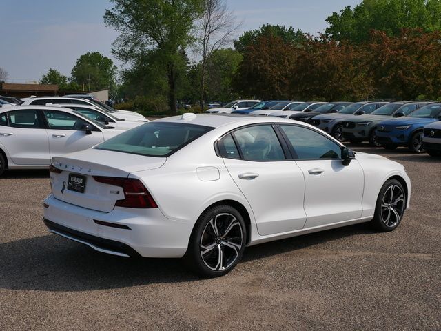 2024 Volvo S60 Core Dark Theme